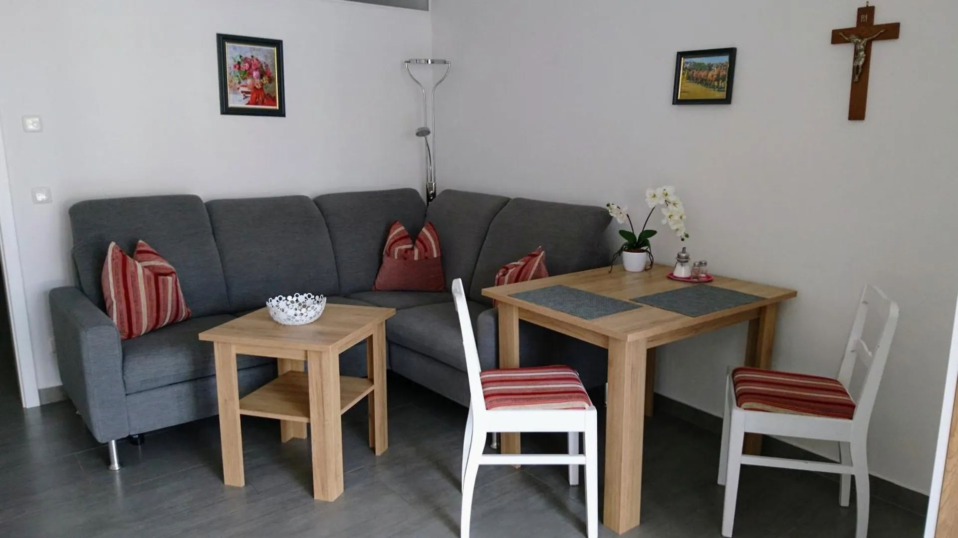 Farm stay Ferienhof Fenzl Pocking